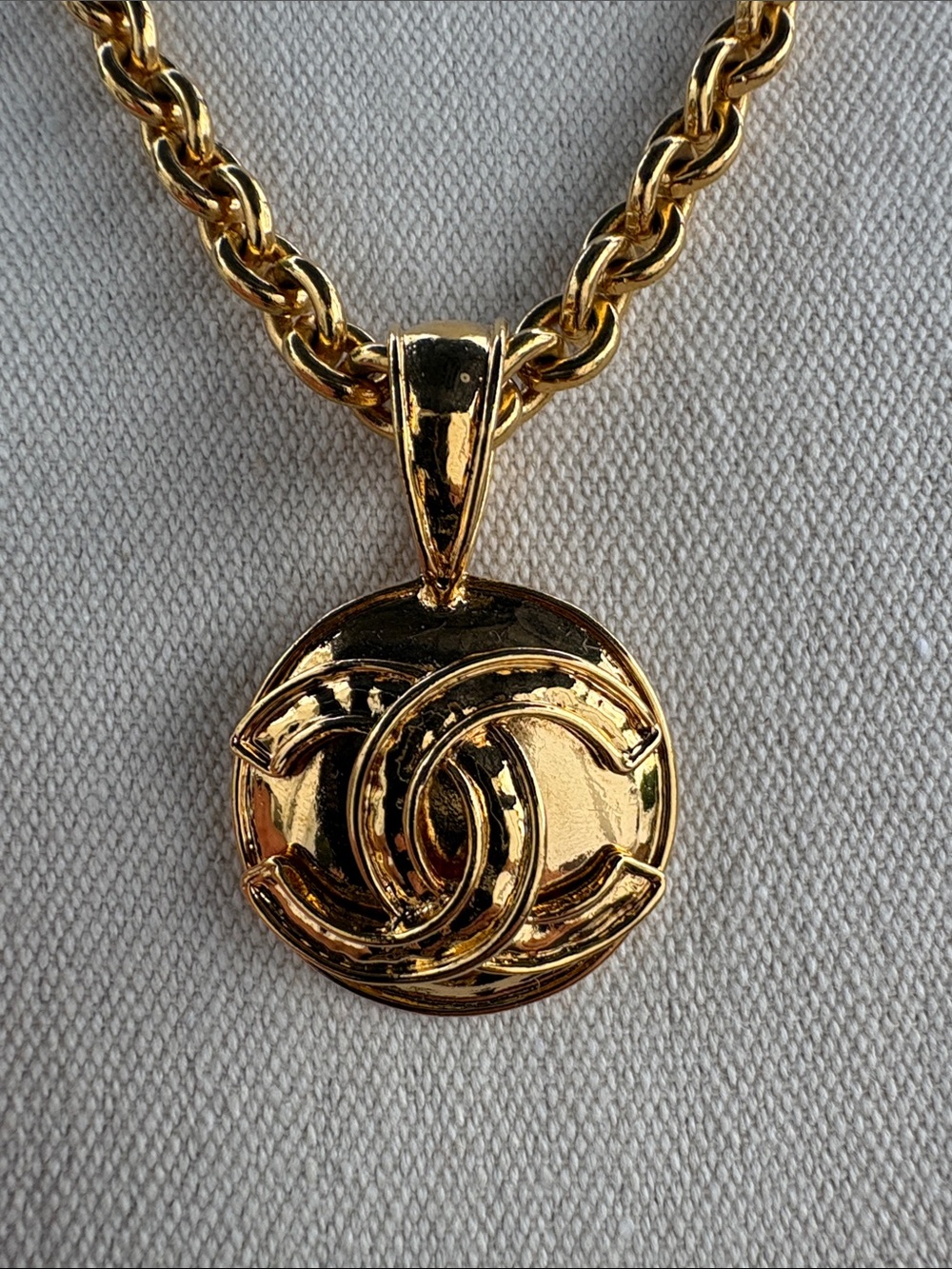 CHANEL 24k Gold-Tone Interlocking Circle Pendant Necklace - Women Jewelry